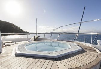 The Jacuzzi integrated on the exterior of superyacht RELENTLESS