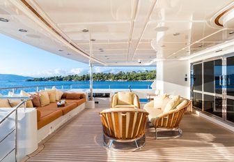 seating area on the aft deck of motor yacht Avant Garde 2