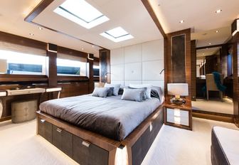 sleeping quarters with skylight in master suite of charter yacht ‘Silver Wind’ 