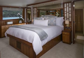sophisticated master suite aboard luxury yacht ‘Chasing Daylight’