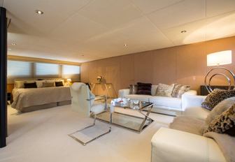 Main suite onboard luxury yacht MQ2