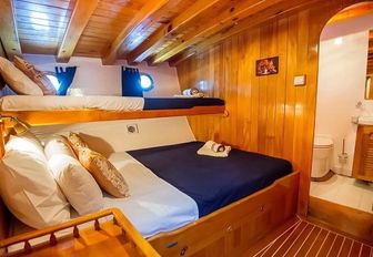 double cabin with Pullman aboard superyacht ‘Kaya Guneri II’ 