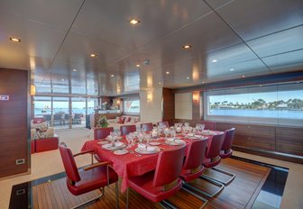 The formal dining on board superyacht BRIO