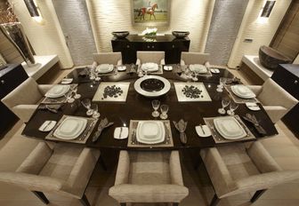 large dining table for formal dinners on board superyacht ‘Hurricane Run’ 