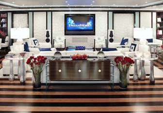 monochrome and pop art-inspired skylounge aboard luxury yacht ‘Alfa Nero’ 