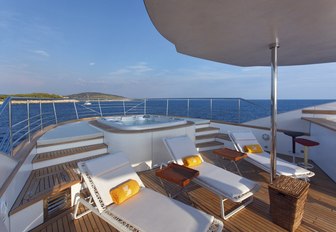 The Jacuzzi featured on board motor yacht JOYME