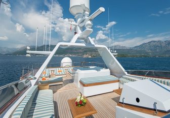 luxurious sundeck with seating and Jacuzzi aboard motor yacht ‘Cheetah Moon’ 