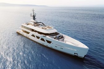 Charter yacht QU2 at sea