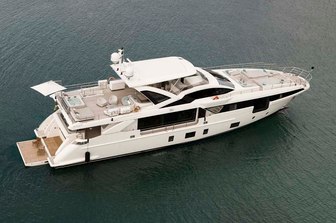 Charter yacht ALEGRIA at anchor