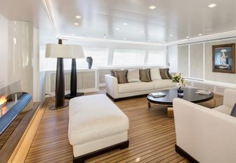 light, fresh and modern main salon aboard superyacht Spirit of the C’s
