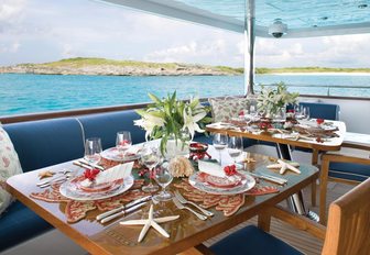 alfresco dining aboard luxury yacht ‘Lady Joy’ 