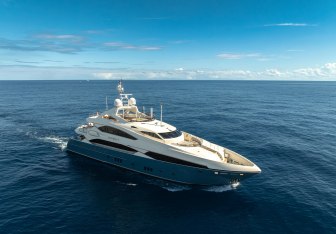 Natural 9 Yacht Charter in Inagua