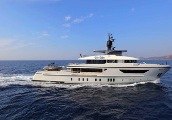 X Yacht Charter in Mykonos