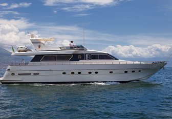Bernadette yacht charter Canados Motor Yacht
                                    