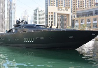 UD30 Yacht Charter in Dubai