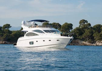 Oasis Yacht Charter in St Tropez