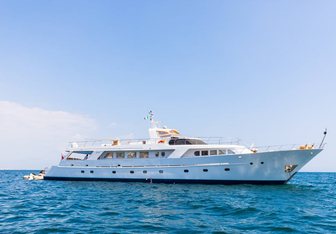 Gitanes yacht charter Benetti Motor Yacht
                                    