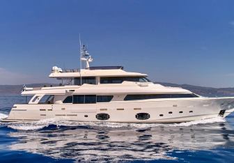 Daloli yacht charter Custom Line Motor Yacht
                                    