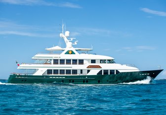 Shadowl Yacht Charter in Bahamas