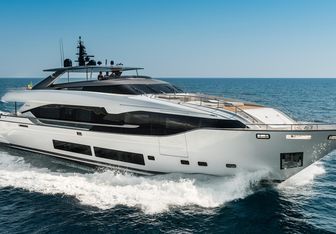 Perseus yacht charter Maiora Motor Yacht
                                    