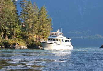 Northern Light Yacht Charter in North America