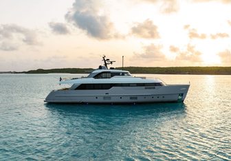Adios yacht charter Sanlorenzo Motor Yacht