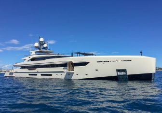 Vertige yacht charter Tankoa Yachts Motor Yacht
                                    