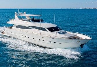 Minou Yacht Charter in Italy