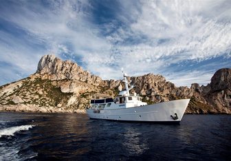 Spoom Yacht Charter in Mediterranean