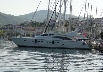 Kialoa yacht charter Ferretti Yachts Motor Yacht
                                    