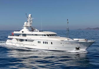 Deja Too Yacht Charter in French Riviera