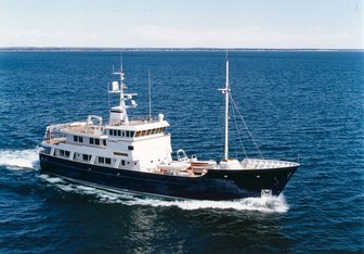 Pioneer Yacht Charter in Bermuda