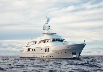 Beluga Yacht Charter in South Pacific