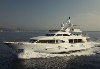 Salute yacht charter Benetti Motor Yacht
                                    