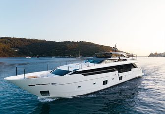 Aresya Yacht Charter in Greece