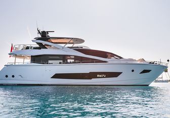 Mowana Yacht Charter in East Coast Italy
