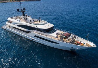 Moka Yacht Charter in Cyclades Islands