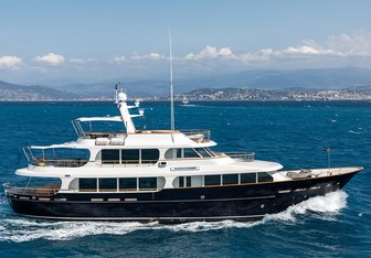 Robbie Bobby Yacht Charter in French Riviera