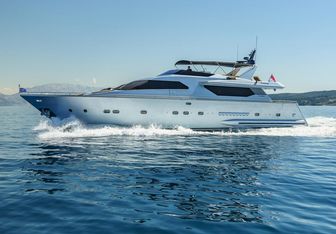 Phantom Yacht Charter in Šolta