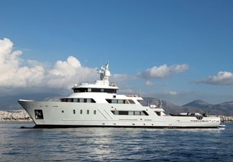 Masquenada Yacht Charter in Antiparos