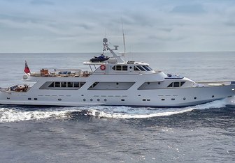 Ava Yacht Charter in Menorca