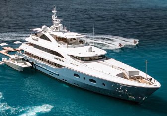 Holdin' My Own Yacht Charter in Sint Eustatius