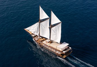 Sanya Yacht Charter in Gam Island