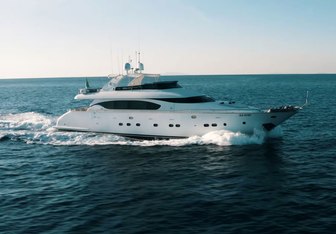 Willful yacht charter Maiora Motor Yacht
                                    