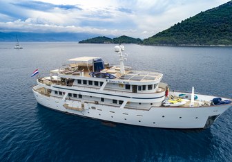 Donna Del Mare Yacht Charter in Mediterranean