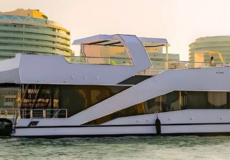 Zaya Yacht Charter in Dubai