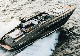 Largo yacht charter Riva Motor Yacht
                                    