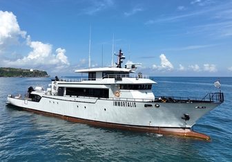Immortalis Yacht Charter in South Pacific