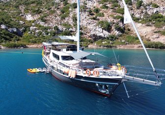 Arni Yacht Charter in Istanbul