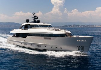 Invictus yacht charter Sanlorenzo Motor Yacht